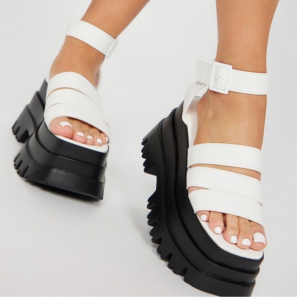 Ultra Chunky Platform Sandals (BRAND NEW IN BOX) - Picture 2 of 4